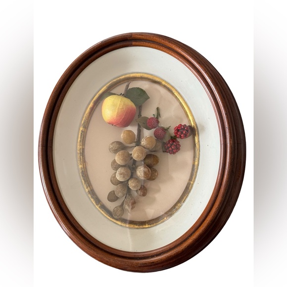 Antique Victorian Oval Mahogany Shadow Box Frame w/Faux Fruit Under Wavy Glass - Picture 2 of 12